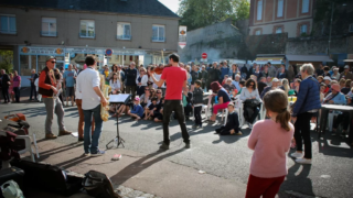 Swing Uppercut anime le village de Jazz sous les pommiers