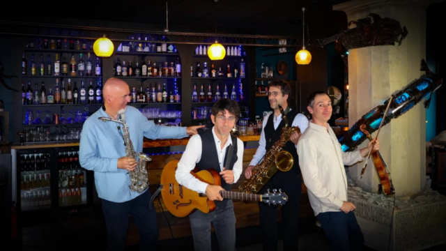 Swing Uppercut dans le bar geek steampunk le machiniste 22 Rue du 11 Novembre, 14000 Caen